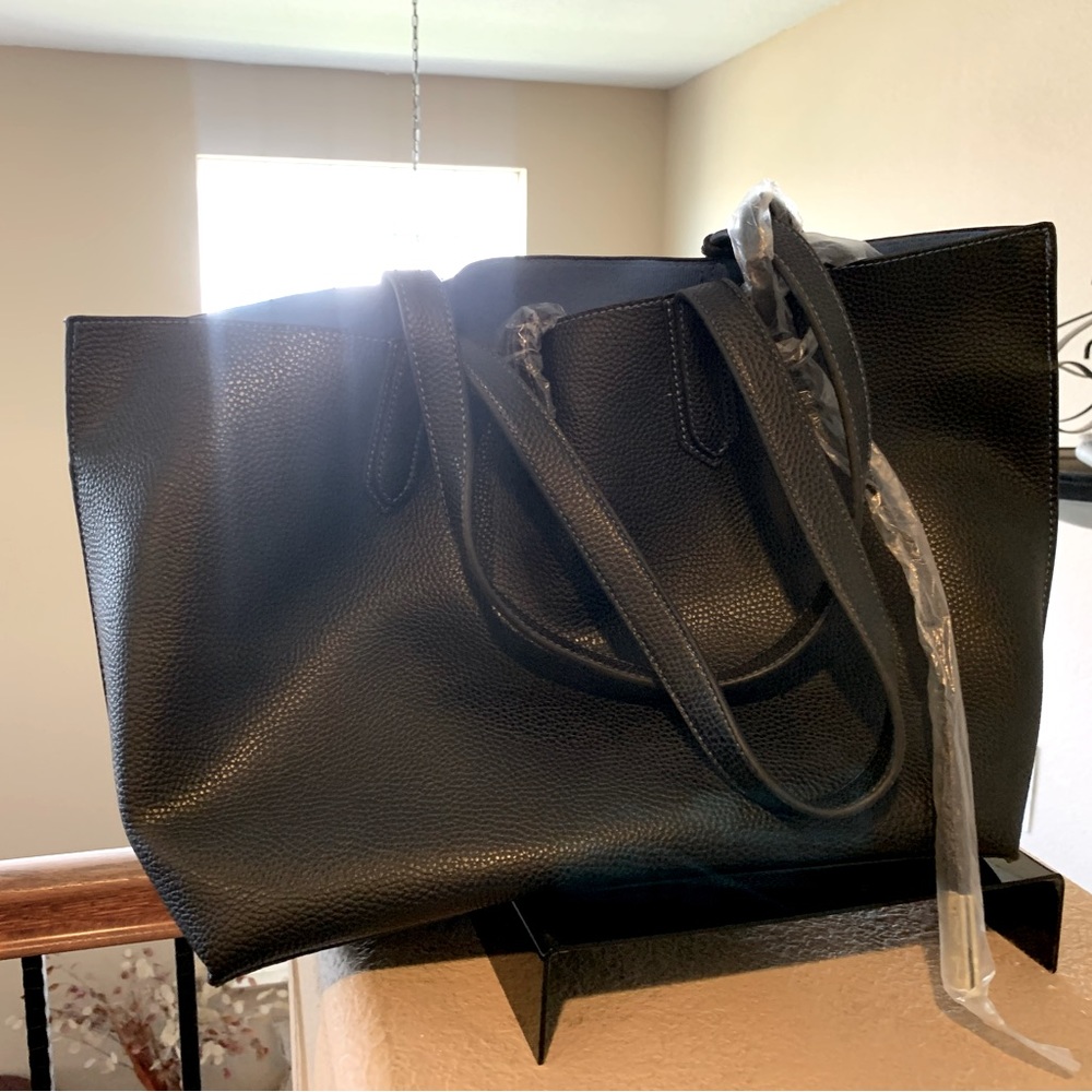 Tutilo Carry The Day Tote includes Take Away Clutch - Picture 2 of 6
